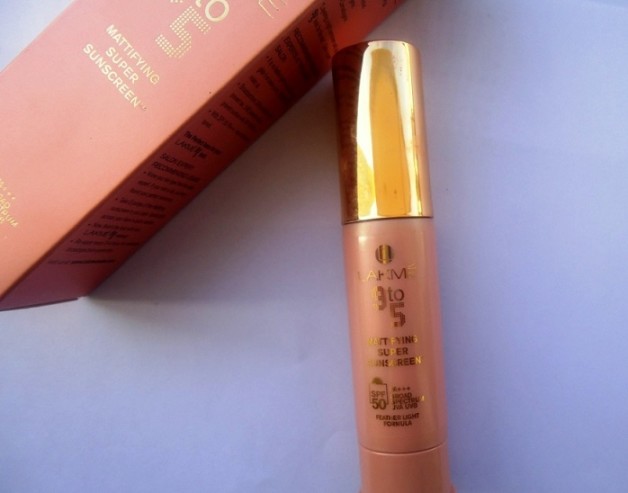 Lakme 9 To 5 Mattifying Super Sunscreen SPF 50: Review And Swatches ...