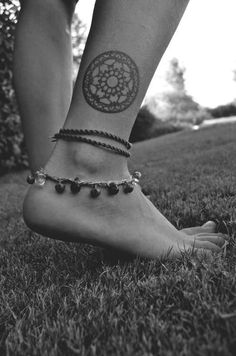 tattoos designs for women on legs