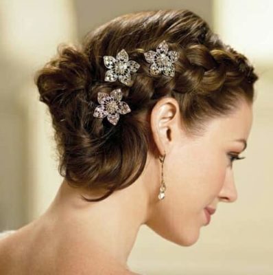 Image of wedding party hairstyle for short hair