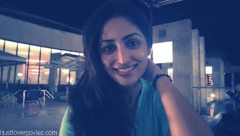 10 Pictures Of Yami Gautam Without Makeup