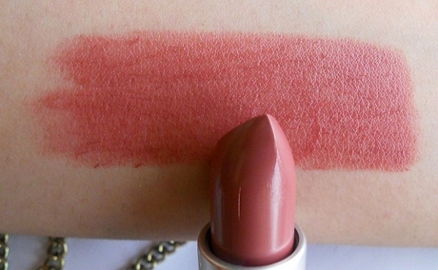 Mac Creme In Your Coffee Lipstick Swatches, Review and FOTD