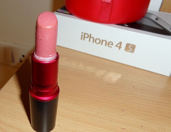 MAC Lustre Lipstick Viva Glam V Review and swatches.