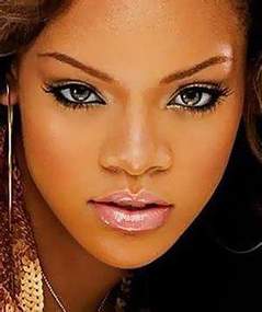 RIHANNA-black-and-beautiful-9