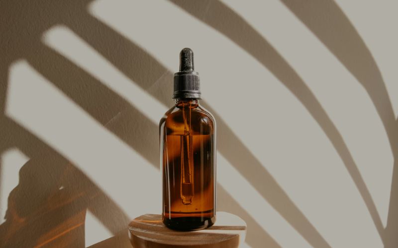 Batana oil is a thick plant oil from American oil palm nuts used in traditional hair care (Imange by Unsplash)