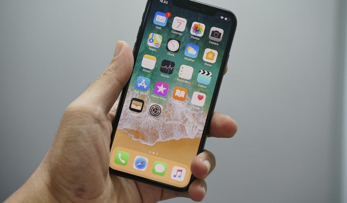 How to Screen Record on iPhone: Audio, Settings, and Fixes