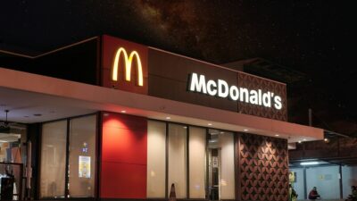 when does mcdonald's stop serving breakfast featured