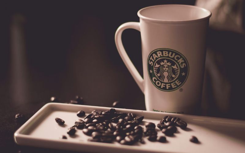 does starbucks give free coffee on veterans day