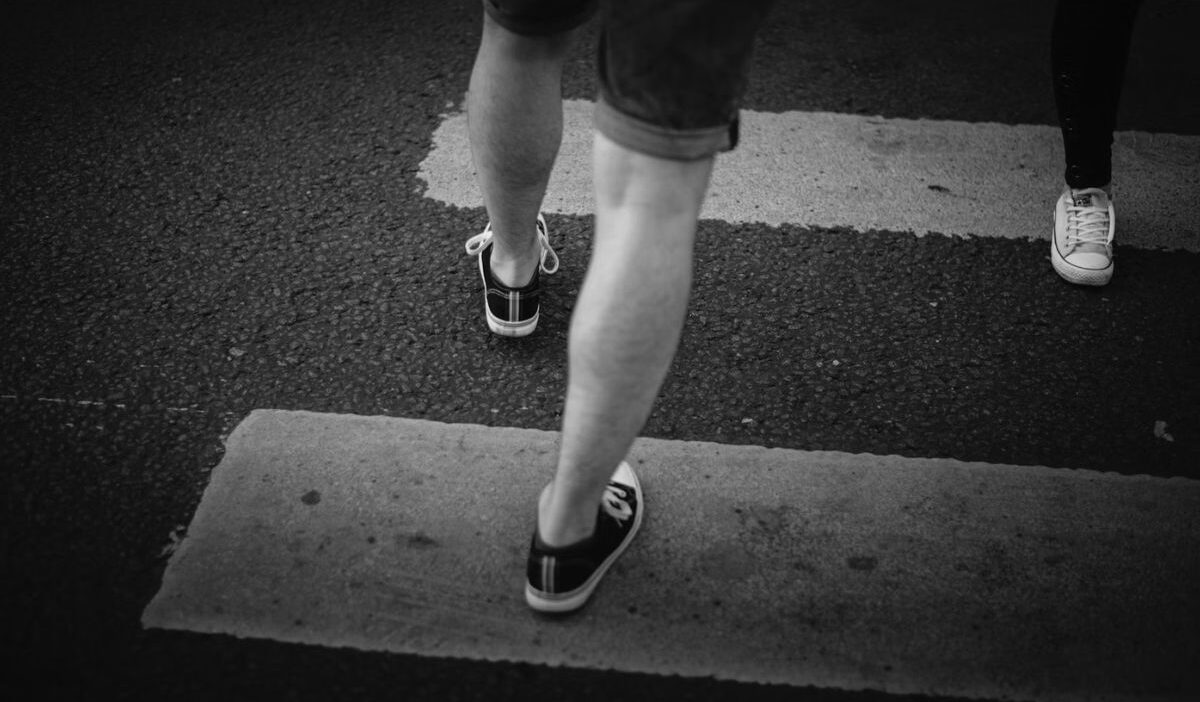 how many feet in a mile