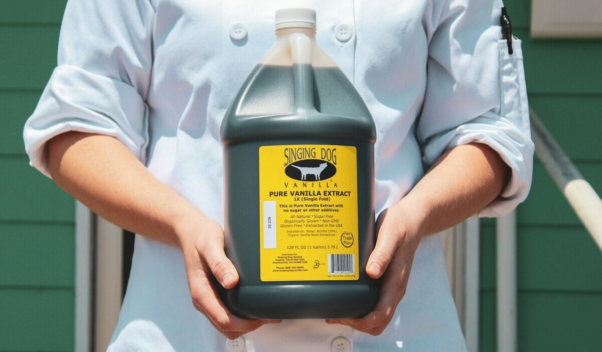 how many liters in a gallon
