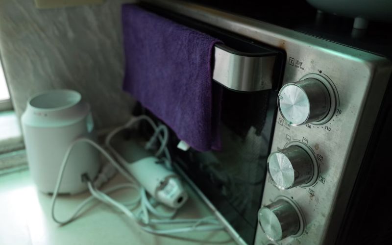 how to clean a microwave with baking soda