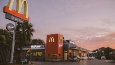 what time does mcdonald's stop serving breakfast
